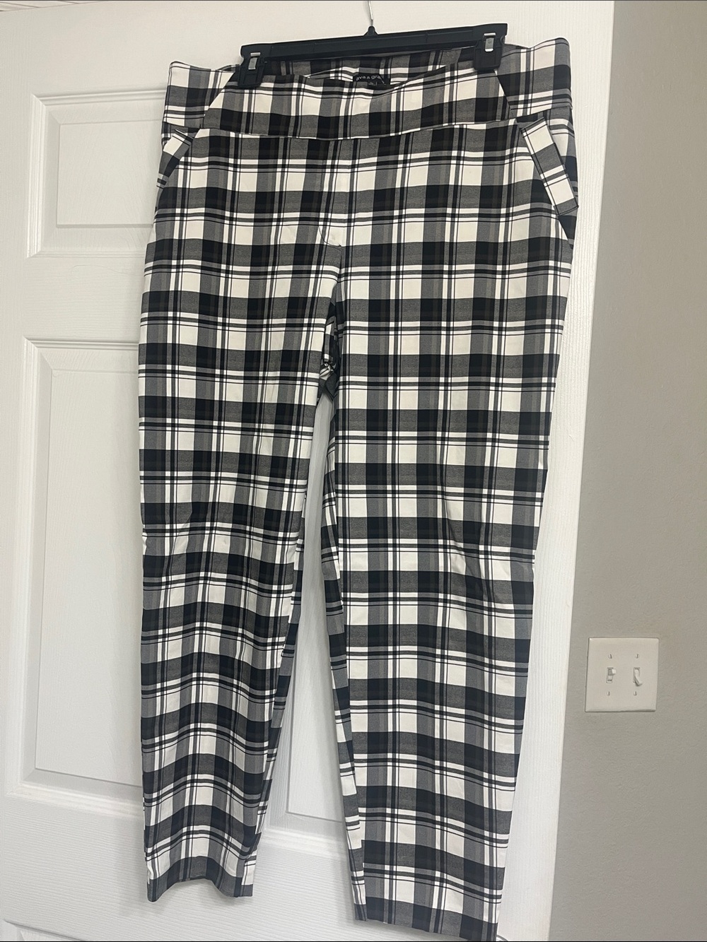 Ava & Grace Black and White Plaid Straight Leg Pants